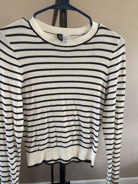 Divided Striped Long-Sleeve Crewneck Top - White/Black